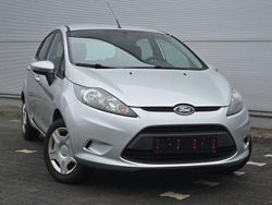 Silber Gebraucht 2012 Ford Fiesta Trend Limousine | 2.900 € (Fairer Preis)