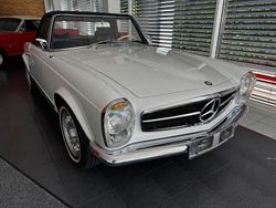 Weiß Gebraucht 1966 Mercedes 230 Cabrio | 68.900 €
