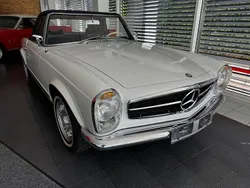 Weiß Gebraucht 1966 Mercedes 230 Cabrio | 68.900 €