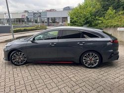 Grau Gebraucht 2020 Kia ProCeed GT Kleinwagen | 21.500 €
