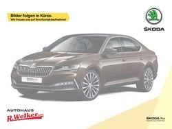 Ebony schwarz metallic Neu 2025 Skoda Superb SportLine Limousine | 60.800 €