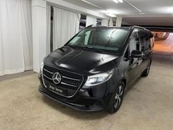 Obsidianschwarz metallic Gebraucht 2025 Mercedes V300 Style Van / Kleinbus | 72.330 € (Guter Preis)