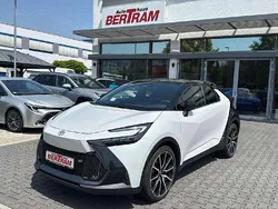 Platinum white pearl mc (089)/ Gebraucht 2024 Toyota C-HR Sport SUV | 38.490 € (Etwas zu teuer)