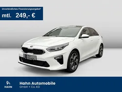 Weiß Gebraucht 2018 Kia Ceed Platinum Limousine | 18.830 € (Etwas zu teuer)