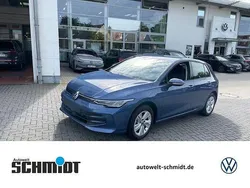 Anemonenblau metallic Gebraucht 2024 VW Golf VIII Limousine | 21.998 € (Superpreis)