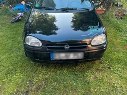 Schwarz Gebraucht 1995 Opel Corsa Kleinwagen | 1.100 €