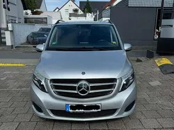 Grau Gebraucht 2018 Mercedes V220 Edition Van / Kleinbus | 34.890 € (Fairer Preis)
