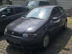 Schwarz Gebraucht 2003 Fiat Punto Kleinwagen | 890 € (Fairer Preis)