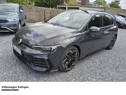 Grau Gebraucht 2024 VW Golf VIII R-line Limousine | 33.250 € (Etwas zu teuer)