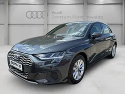Grau Gebraucht 2022 Audi A3 Sportback Basis Limousine | 27.750 € (Guter Preis)