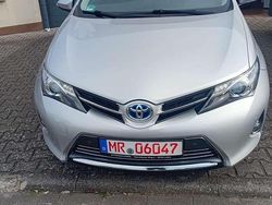 Gebraucht 2015 Toyota Auris Hybrid Kombi | 13.800 € (Etwas zu teuer)