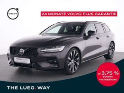 Grau platinum grey / metallic Gebraucht 2023 Volvo V60 Plus Kombi | 38.990 € (Teuer)