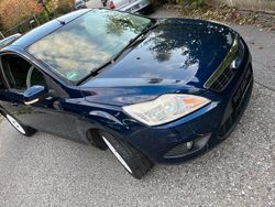 Blau Gebraucht 2011 Ford Focus Limousine | 898 € (Guter Preis)