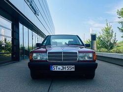 Rot Gebraucht 1992 Mercedes 190 Limousine | 7.999 €