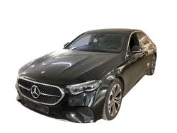 Metalliclack obsidianschwarz Gebraucht 2024 Mercedes E220 Limousine | 56.490 €