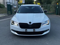 Weiß Gebraucht 2016 Skoda Superb SportLine Kombi | 20.650 € (Etwas zu teuer)