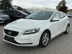 Weiß Gebraucht 2012 Volvo V40 Summum Kombi | 9.690 € (Guter Preis)