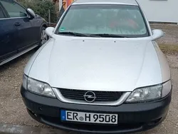 Silber Gebraucht 1998 Opel Vectra Limousine | 900 € (Superpreis)