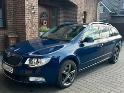 Blau Gebraucht 2013 Skoda Superb Kombi | 9.400 € (Fairer Preis)