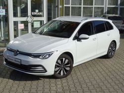 Pure white Gebraucht 2024 VW Golf VIII Kombi | 26.990 € (Fairer Preis)