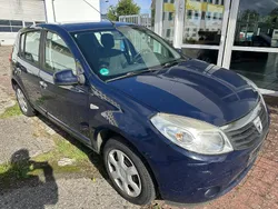 Blau Gebraucht 2010 Dacia Sandero Kleinwagen | 2.890 € (Teuer)