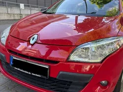 Rot Gebraucht 2013 Renault Mégane GrandTour Dynamique Kombi | 5.200 € (Guter Preis)