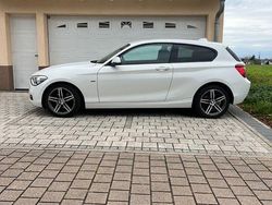 Weiß Gebraucht 2013 BMW 118 Sport Line Kleinwagen | 6.950 € (Fairer Preis)