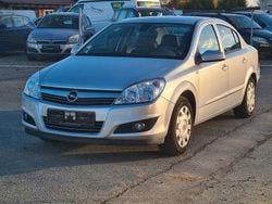 Silber Gebraucht 2009 Opel Astra Edition Limousine | 3.800 € (Fairer Preis)