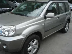 Silber Gebraucht 2004 Nissan X-Trail Comfort SUV | 2.850 € (Guter Preis)