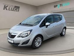 Silber Gebraucht 2012 Opel Meriva Van / Kleinbus | 6.540 € (Etwas zu teuer)