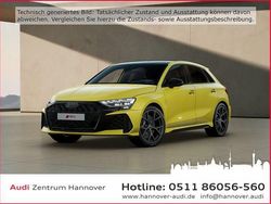 Gelb Neu 2025 Audi RS3 Sportback Sport Kleinwagen | 80.425 € (Teuer)