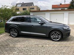 Grau Gebraucht 2015 Audi Q7 S-Line SUV | 28.900 € (Etwas zu teuer)