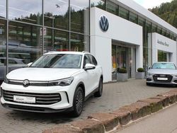 Weiß Gebraucht 2024 VW Tiguan Elegance SUV | 35.990 € (Fairer Preis)