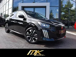 Met. perla nera schw (metallic) Gebraucht 2024 Peugeot 208 Allure Kleinwagen | 18.989 € (Fairer Preis)
