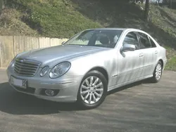 Silber metallic Gebraucht 2007 Mercedes E200 Elegance Limousine | 20.400 €
