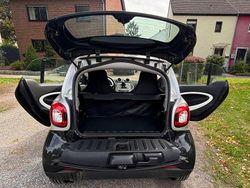 Schwarz Gebraucht 2016 Smart ForTwo Coupé Coupé | 8.500 € (Fairer Preis)