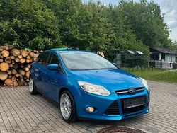 Blau Gebraucht 2011 Ford Focus Limousine | 5.200 € (Fairer Preis)