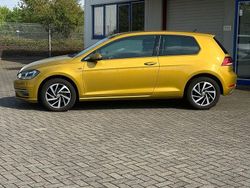 Gelb Gebraucht 2018 VW Golf VII Join Limousine | 14.400 € (Superpreis)