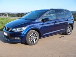 Blau Gebraucht 2017 VW Touran Sound Van / Kleinbus | 11.499 € (Guter Preis)
