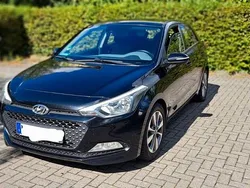 Schwarz Gebraucht 2016 Hyundai i20 Classic Kleinwagen | 7.000 € (Fairer Preis)