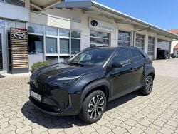 Mysticschwarz mica Gebraucht 2024 Toyota Yaris Hybrid Team SUV | 26.999 € (Guter Preis)