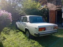 Weiß Gebraucht 1987 Lada Nova Limousine | 4.600 €