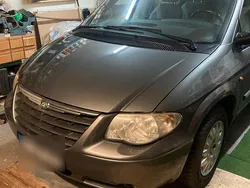 Grau Gebraucht 2008 Chrysler Voyager Van / Kleinbus | 2.590 € (Guter Preis)
