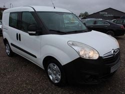 Weiß Gebraucht 2013 Opel Combo Van / Kleinbus | 7.695 € (Fairer Preis)