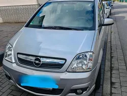 Silber Gebraucht 2006 Opel Meriva Van / Kleinbus | 1.600 € (Fairer Preis)