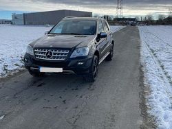 Schwarz Gebraucht 2010 Mercedes ML350 SUV | 10.900 € (Fairer Preis)