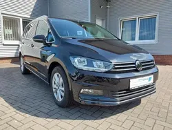 Schwarz Gebraucht 2023 VW Touran Highline Van / Kleinbus | 32.900 € (Guter Preis)