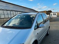 Silber Gebraucht 2005 VW Sharan Van / Kleinbus | 2.500 €