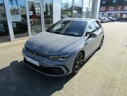 Grau Gebraucht 2024 VW Golf VIII R-line Limousine | 29.850 € (Guter Preis)