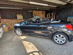 Schwarz Gebraucht 2008 Peugeot 207 CC Platinum Cabrio | 3.190 € (Fairer Preis)
